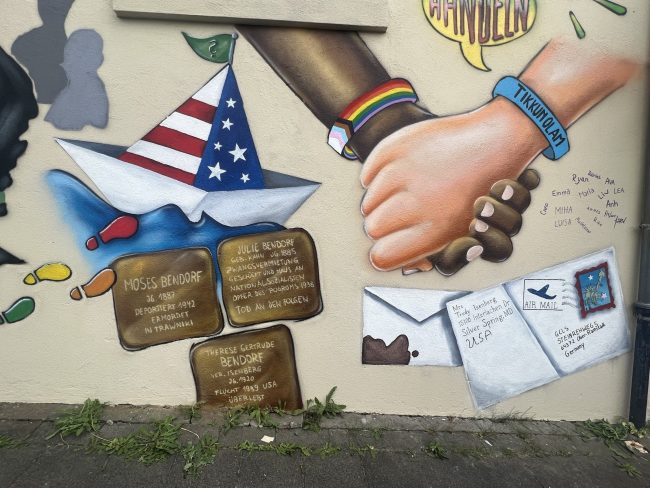 Die Stolpersteine und der Handschlag über alle Grenzen hinweg